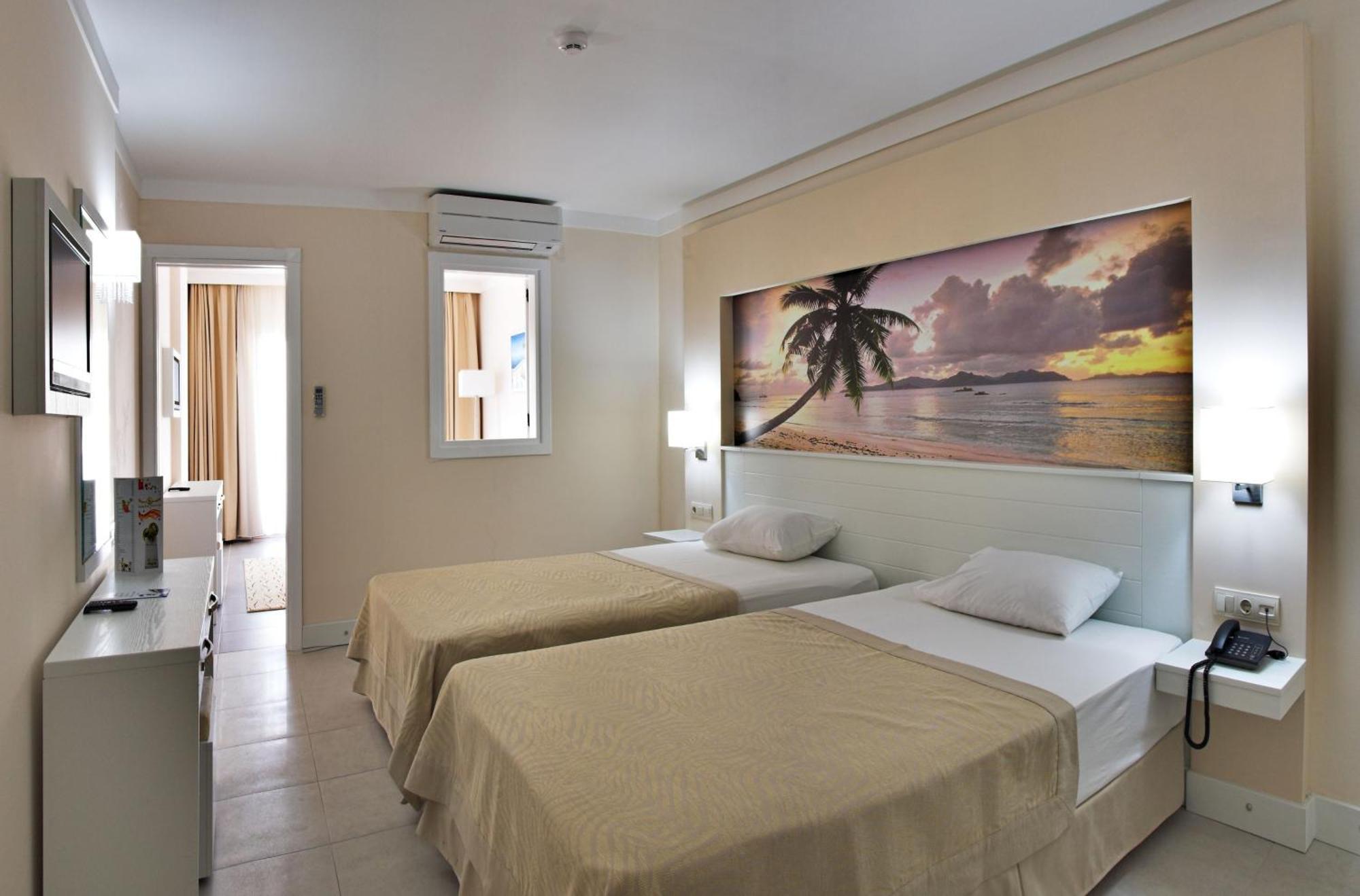 Batihan Beach Resort & Spa クシャダス エクステリア 写真
