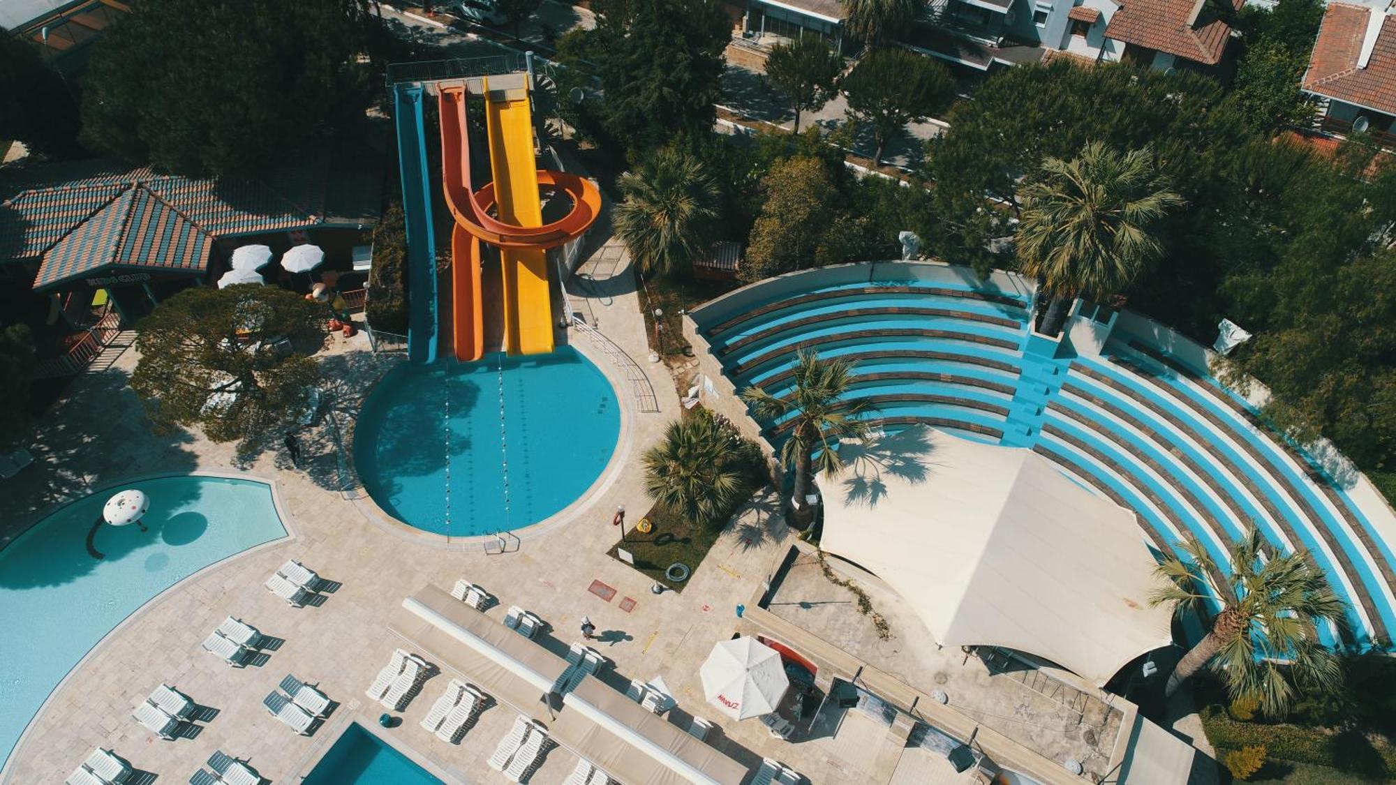 Batihan Beach Resort & Spa クシャダス エクステリア 写真